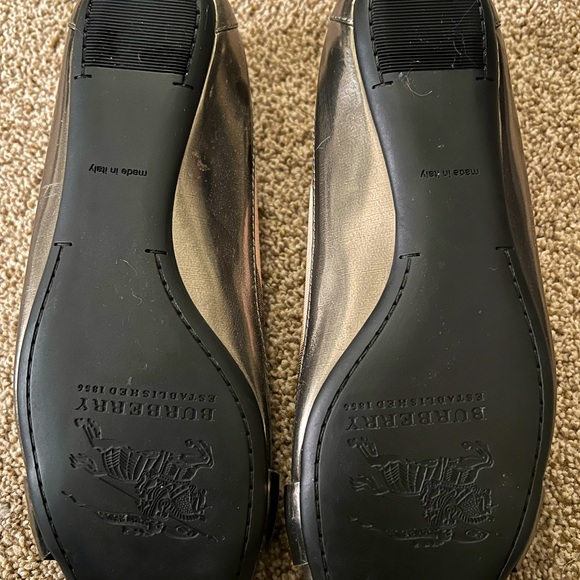 BURBERRY A+ CONDITION—Burberry flats. Rubber sole, THE neutral for every season! - Picture 7 of 7